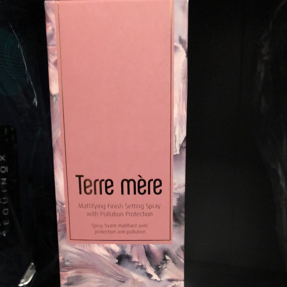 Terre Mere Mattifying Finish Setting Spray